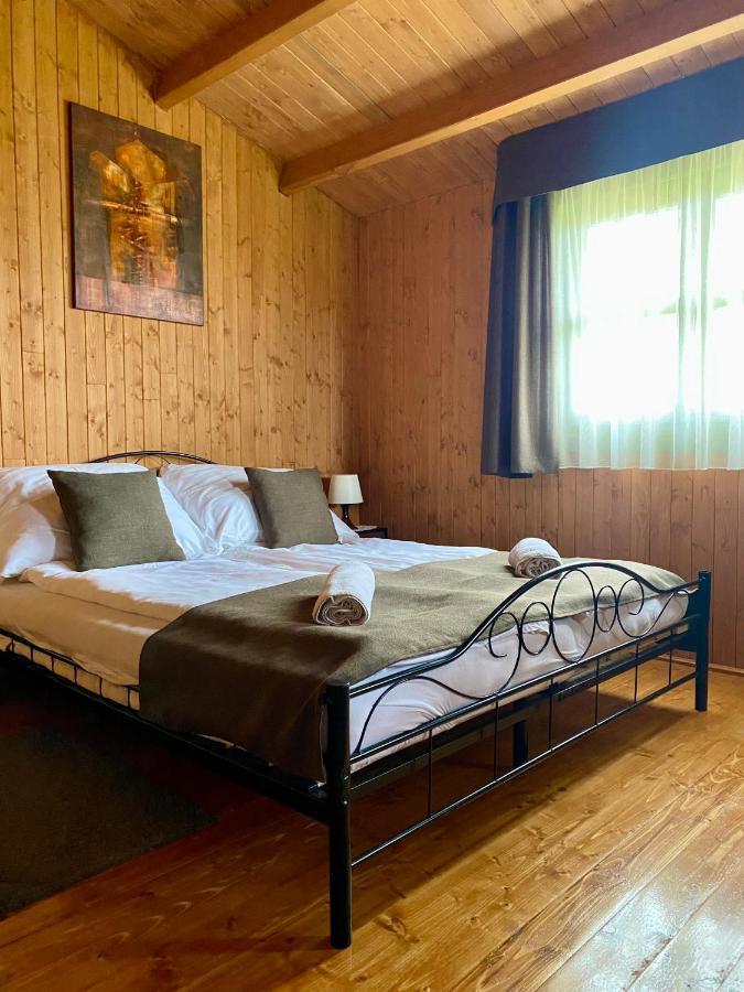 Hotel Eszter-Haz Kisapati Zewnętrze zdjęcie