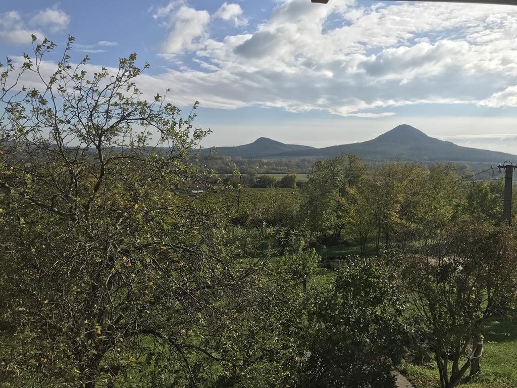 Hotel Eszter-Haz Kisapati Zewnętrze zdjęcie
